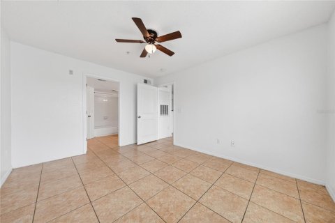Condo in Kissimmee, Florida, 2 bedrooms № 2102657 - photo 25