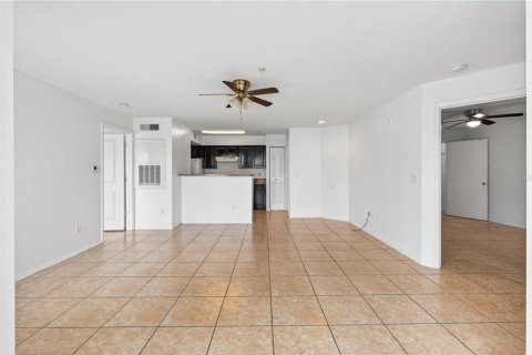 Condo in Kissimmee, Florida, 2 bedrooms № 2102657 - photo 8