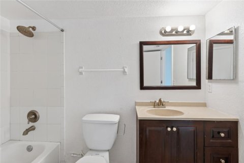Condo in Kissimmee, Florida, 2 bedrooms № 2102657 - photo 29