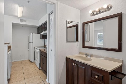 Condo in Kissimmee, Florida, 2 bedrooms № 2102657 - photo 19