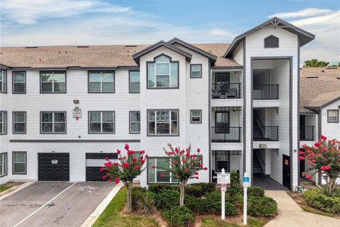 Condo in Kissimmee, Florida, 2 bedrooms № 2102657 - photo 2