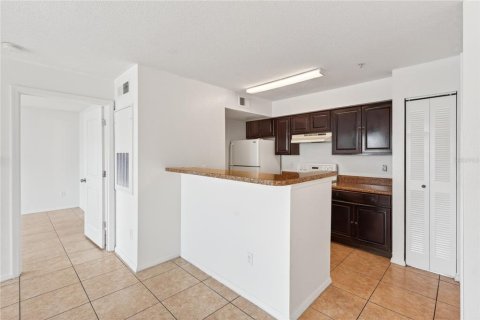 Condo in Kissimmee, Florida, 2 bedrooms № 2102657 - photo 15