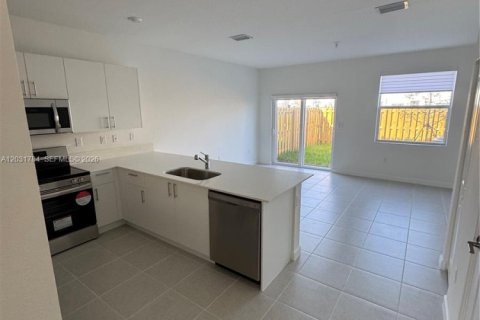 House in Homestead, Florida 3 bedrooms № 2258105 - photo 4