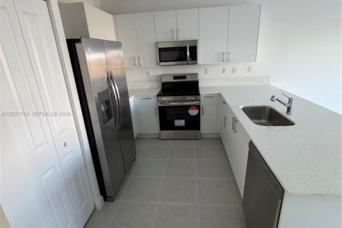House in Homestead, Florida 3 bedrooms № 2258105 - photo 3