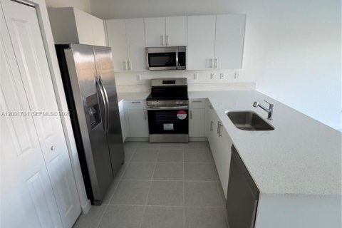 House in Homestead, Florida 3 bedrooms № 2258105 - photo 5
