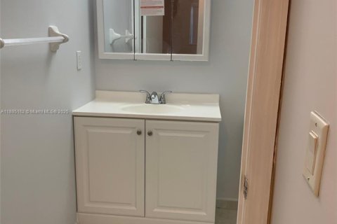 Copropriété à vendre à Doral, Floride: 2 chambres, 84.54 m2 № 1930628 - photo 14