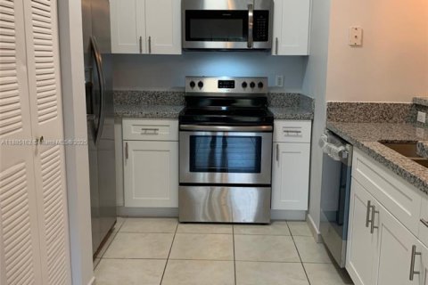 Copropriété à vendre à Doral, Floride: 2 chambres, 84.54 m2 № 1930628 - photo 3