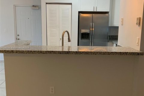 Copropriété à vendre à Doral, Floride: 2 chambres, 84.54 m2 № 1930628 - photo 4