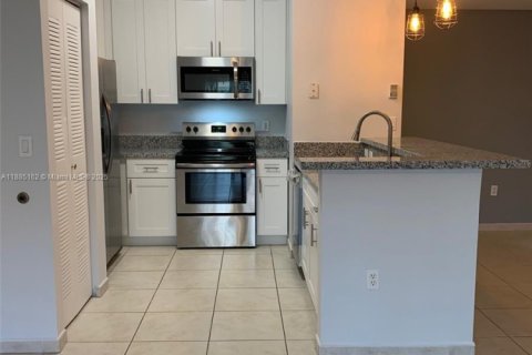 Copropriété à vendre à Doral, Floride: 2 chambres, 84.54 m2 № 1930628 - photo 1