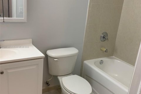 Copropriété à vendre à Doral, Floride: 2 chambres, 84.54 m2 № 1930628 - photo 13