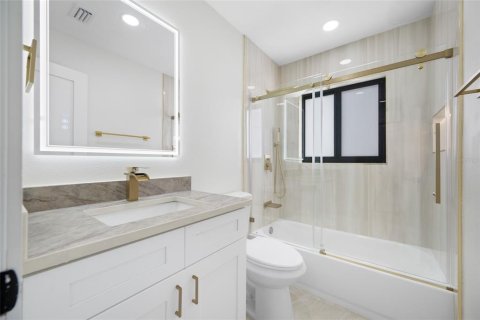Villa ou maison à vendre à Tampa, Floride: 3 chambres, 159.42 m2 № 2427677 - photo 12