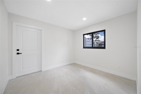 Villa ou maison à vendre à Tampa, Floride: 3 chambres, 159.42 m2 № 2427677 - photo 15
