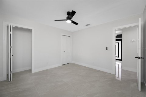 Villa ou maison à vendre à Tampa, Floride: 3 chambres, 159.42 m2 № 2427677 - photo 11
