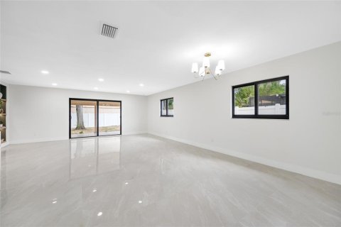 Villa ou maison à vendre à Tampa, Floride: 3 chambres, 159.42 m2 № 2427677 - photo 9