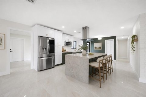 Villa ou maison à vendre à Tampa, Floride: 3 chambres, 159.42 m2 № 2427677 - photo 7