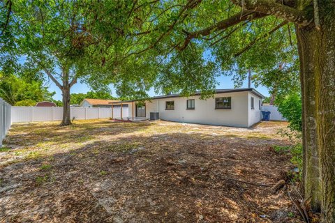 Villa ou maison à vendre à Tampa, Floride: 3 chambres, 159.42 m2 № 2427677 - photo 26