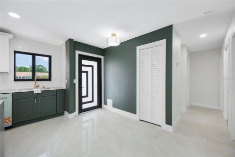Villa ou maison à vendre à Tampa, Floride: 3 chambres, 159.42 m2 № 2427677 - photo 3
