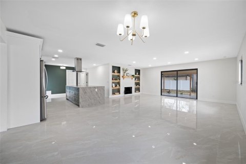 Villa ou maison à vendre à Tampa, Floride: 3 chambres, 159.42 m2 № 2427677 - photo 8