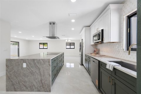 Villa ou maison à vendre à Tampa, Floride: 3 chambres, 159.42 m2 № 2427677 - photo 4