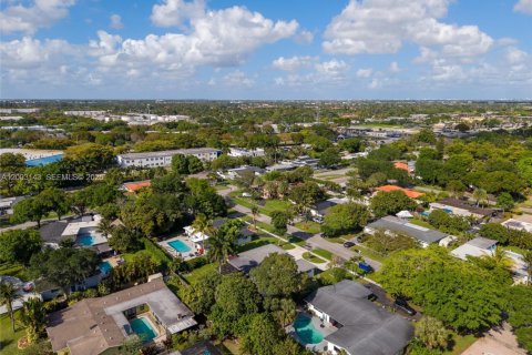 Casa en venta en Plantation, Florida, 3 dormitorios, 209.12 m2 № 2066326 - foto 5