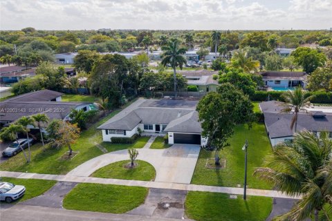 Casa en venta en Plantation, Florida, 3 dormitorios, 209.12 m2 № 2066326 - foto 17
