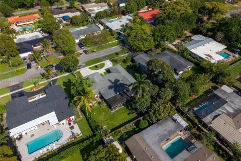 Casa en venta en Plantation, Florida, 3 dormitorios, 209.12 m2 № 2066326 - foto 2