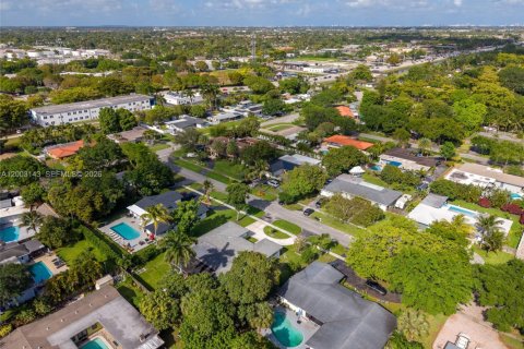 Casa en venta en Plantation, Florida, 3 dormitorios, 209.12 m2 № 2066326 - foto 1