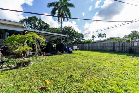 Casa en venta en Plantation, Florida, 3 dormitorios, 209.12 m2 № 2066326 - foto 12