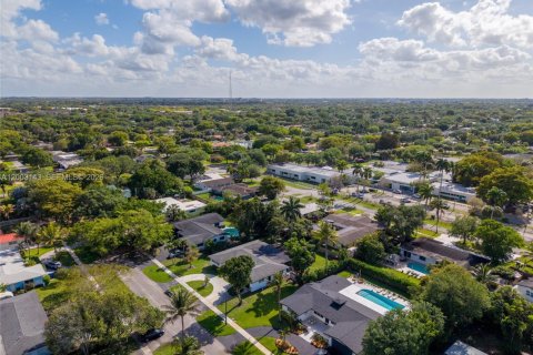 Casa en venta en Plantation, Florida, 3 dormitorios, 209.12 m2 № 2066326 - foto 4