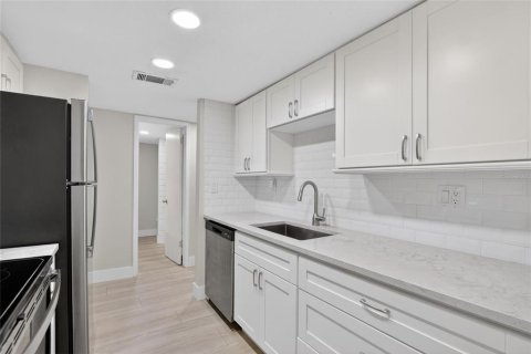 Copropriété à vendre à Saint Petersburg, Floride: 2 chambres, 97.55 m2 № 2220356 - photo 6