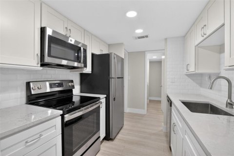 Copropriété à vendre à Saint Petersburg, Floride: 2 chambres, 97.55 m2 № 2220356 - photo 4