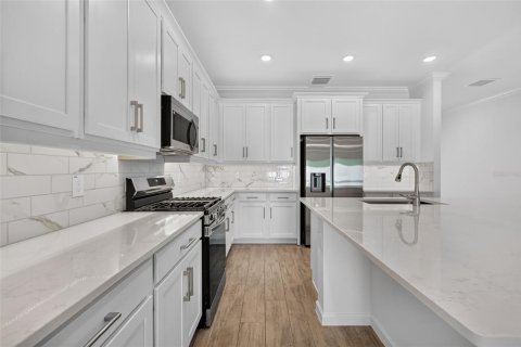 Villa ou maison à vendre à Mount Dora, Floride: 4 chambres, 218.88 m2 № 2299593 - photo 12