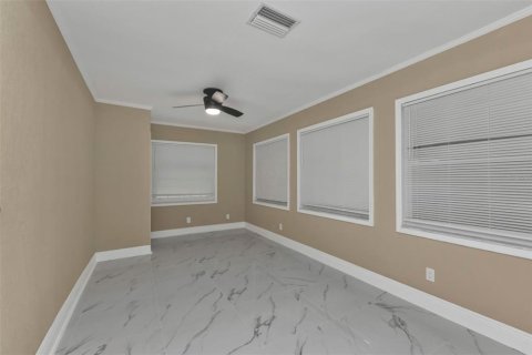 House in Port Charlotte, Florida 5 bedrooms, 179.58 sq.m. № 1523031 - photo 17