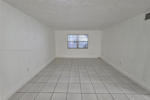 Copropriété à louer à Palmetto Bay, Floride: 2 chambres, 74.41 m2 № 1923665 - photo 5