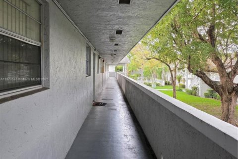 Copropriété à louer à Palmetto Bay, Floride: 2 chambres, 74.41 m2 № 1923665 - photo 22