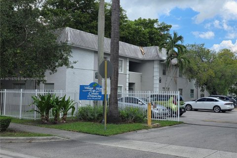 Copropriété à louer à Palmetto Bay, Floride: 2 chambres, 74.41 m2 № 1923665 - photo 1
