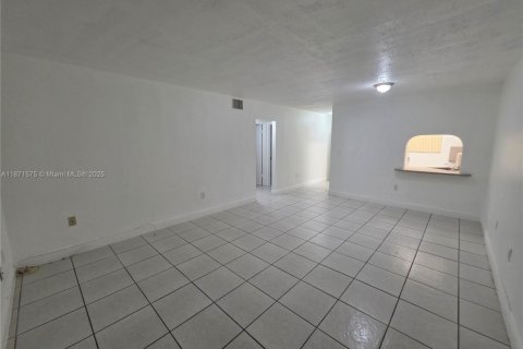 Copropriété à louer à Palmetto Bay, Floride: 2 chambres, 74.41 m2 № 1923665 - photo 23