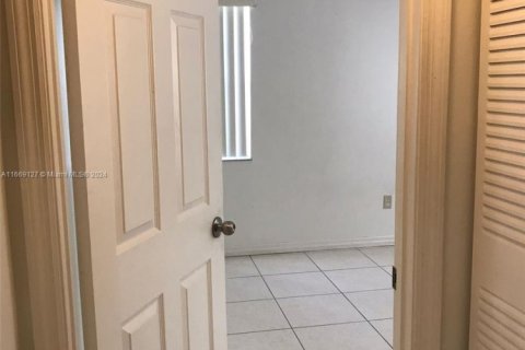 Copropriété à vendre à Miami, Floride: 2 chambres, 98.48 m2 № 2012551 - photo 22