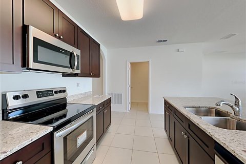 Casa en alquiler en Davenport, Florida, 4 dormitorios, 164.16 m2 № 1912341 - foto 6
