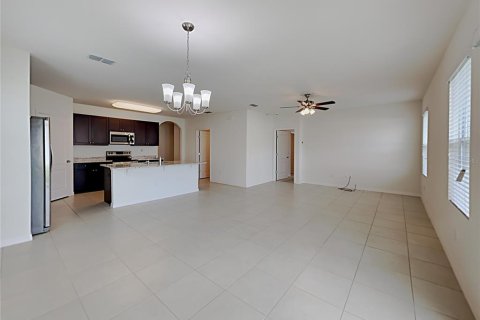 Casa en alquiler en Davenport, Florida, 4 dormitorios, 164.16 m2 № 1912341 - foto 3
