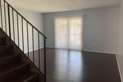 Copropriété à louer à Tampa, Floride: 2 chambres, 102.01 m2 № 2228090 - photo 2