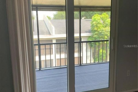 Copropriété à louer à Tampa, Floride: 2 chambres, 102.01 m2 № 2228090 - photo 12