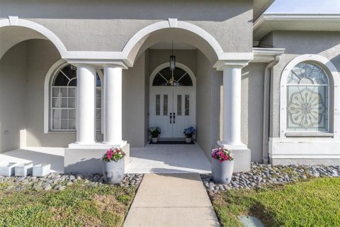 House in Trinity, Florida 4 bedrooms, 244.7 sq.m. № 2116449