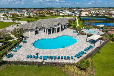 House in Port St. Lucie, Florida 4 bedrooms, 254.83 sq.m. № 2253943 - photo 29