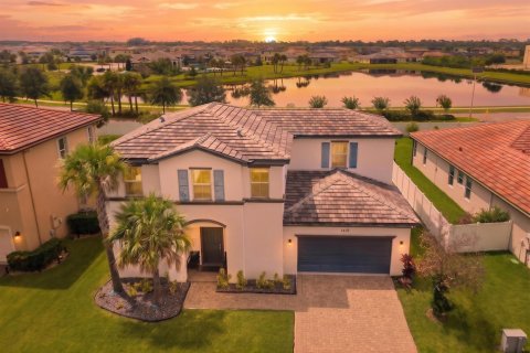 House in Port St. Lucie, Florida 4 bedrooms, 254.83 sq.m. № 2253943
