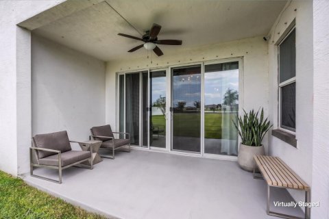 House in Port St. Lucie, Florida 4 bedrooms, 254.83 sq.m. № 2253943 - photo 22