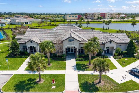 House in Port St. Lucie, Florida 4 bedrooms, 254.83 sq.m. № 2253943 - photo 27