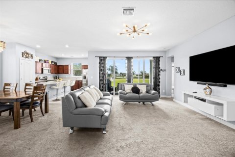 House in Port St. Lucie, Florida 4 bedrooms, 254.83 sq.m. № 2253943 - photo 7