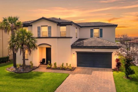 House in Port St. Lucie, Florida 4 bedrooms, 254.83 sq.m. № 2253943 - photo 2
