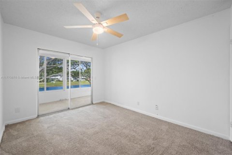 Condo in Deerfield Beach, Florida, 2 bedrooms  № 1784256 - photo 15